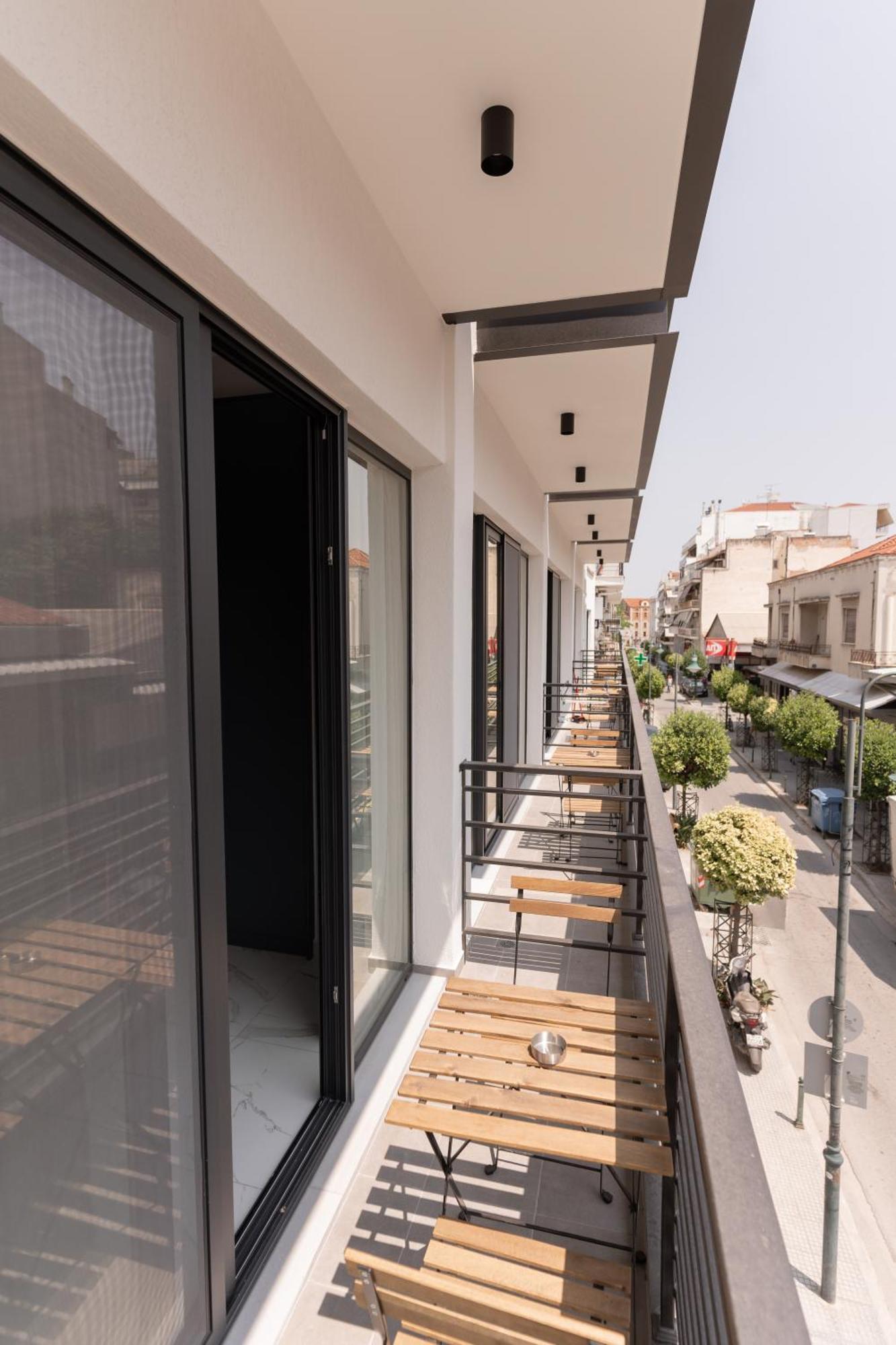 Δ17 Suites & Apartments Лариса Екстер'єр фото